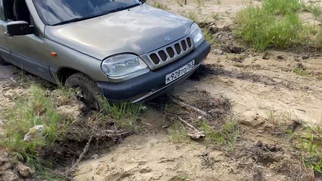 «Сам ты шевик»засел в зыбучих песках… смотреть онлайн