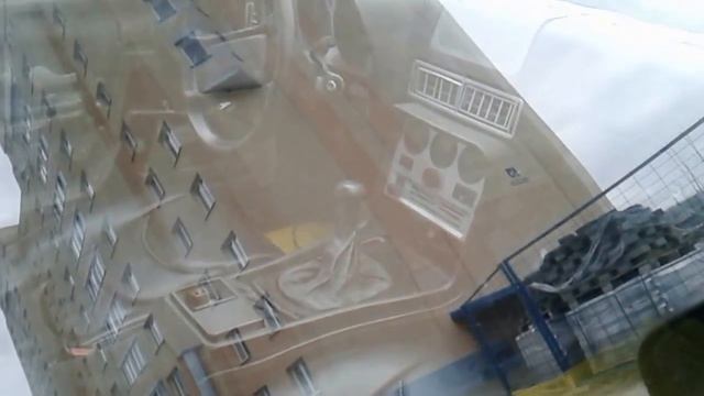 Старый классический Porsche доживает свой век на парковке смотреть онлайн