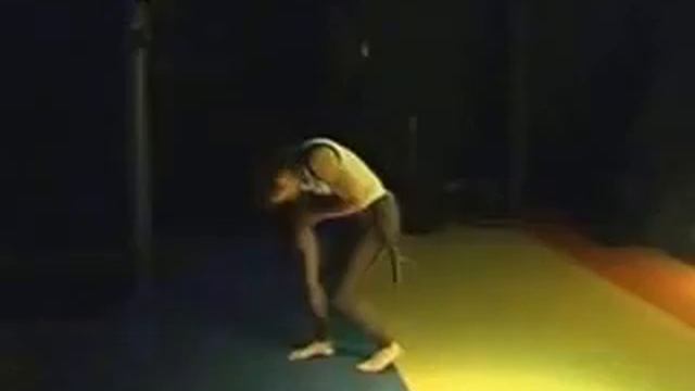 Оригинальный номер. Эквилибр на руках. Иван. Киев +38 067 911 62 83 смотреть онлайн