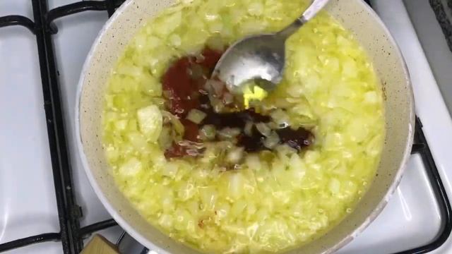 TEPSİDE BİBERLİ EKMEK NASIL YAPILIR - BİBERLİ EKMEK TARİFİ - HATAY USULÜ BİBERLİ EKMEK HAMURU смотреть онлайн