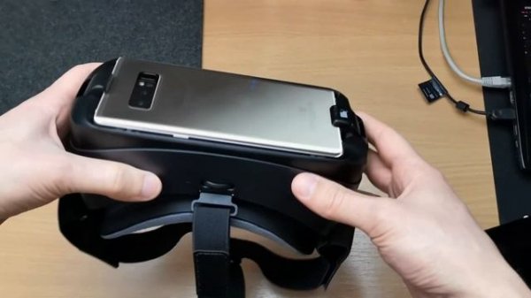 Samsung Gear VR SM-R325 - очки виртуальной реальности от Samsung
