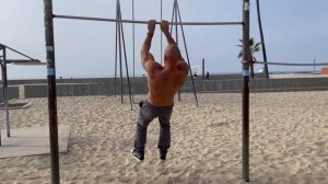 Денис Семенихин - 8 упражнений на спортплощадке. Построение и поддержания формы за 20 мин в день