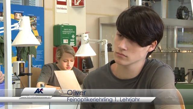 Feinoptiker-Lehrlinge schauen mit Weitblick in die Zukunft смотреть онлайн