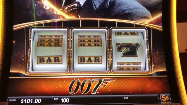 Live Play On 007 James Bond Goldfinger Slot Machine смотреть онлайн