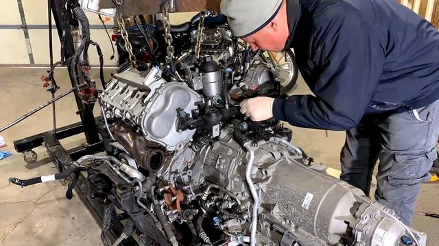 AUDI A8 D4 engine 4.2 CDRA timing chain replacement time lapse (part1)Замена цепей ГРМ на Ауди А8 1 смотреть онлайн