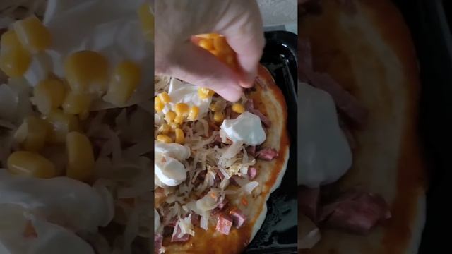 ОТКРЫТЫЙ ПИРОГ ИЗ ПЕКЛА ИЗ ПРОДУКТОВ КОТОРЫХ ОСТАЛОСЬ ПОНЕМНОГУ.КОЛБАСА.КВАШЕНА КАПУСТА КУКУРУЗА СЫ смотреть онлайн