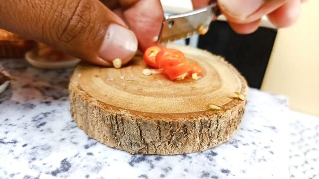 Mengolah Padi dan memasak Nasi goreng pedas yang nikmat смотреть онлайн