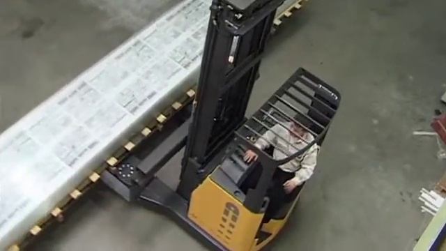 Atlet Forte UFS - Four-way reach truck смотреть онлайн