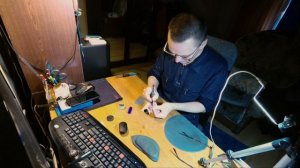 замена аккумулятора в беспроводных наушниках AirDots