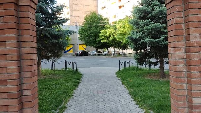 Прогулки по Еревану. Аван, сквер "Северное сияние" смотреть онлайн