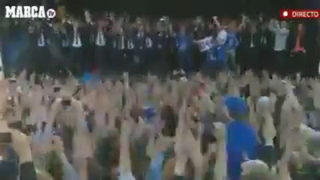Island fans.Исландия встречает свою сборную.Боевой клич Исландии смотреть онлайн