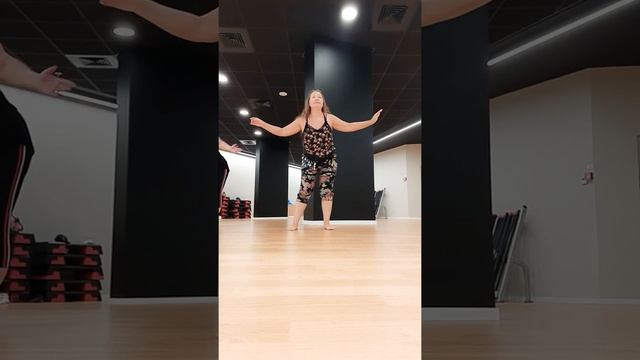 Belly dance lesson. Oriental flow//Урок Танца живота. Восточные танцы //שיעור ריקודי בטן. מחול מזרח смотреть онлайн