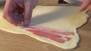 Улитки из слоёного теста с беконом и сыром!