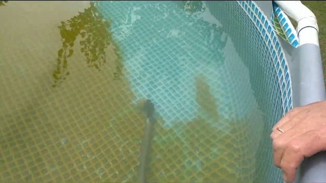 Мой способ очистки дна и стенок каркасного бассейна! смотреть онлайн