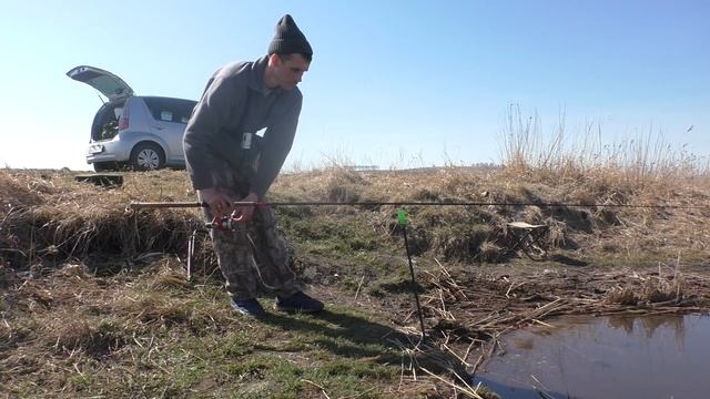 АССОРТИМЕНТ РЫБЫ ЗАШКАЛИВАЕТ! рыбалка на поплавок и фидер смотреть онлайн