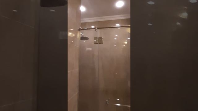 Душевая из стекла. смотреть онлайн