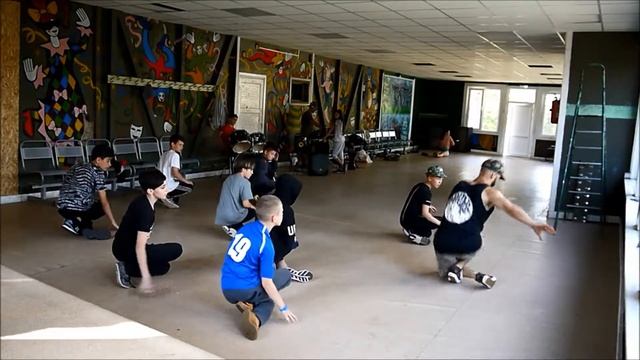 Урок по брейк дансу от bboy Kosto, Top Nine crew часть 1 смотреть онлайн