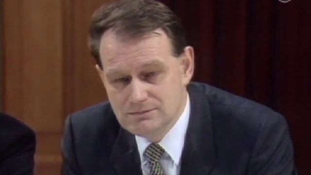 Carl Lidbom i KU-förhör смотреть онлайн