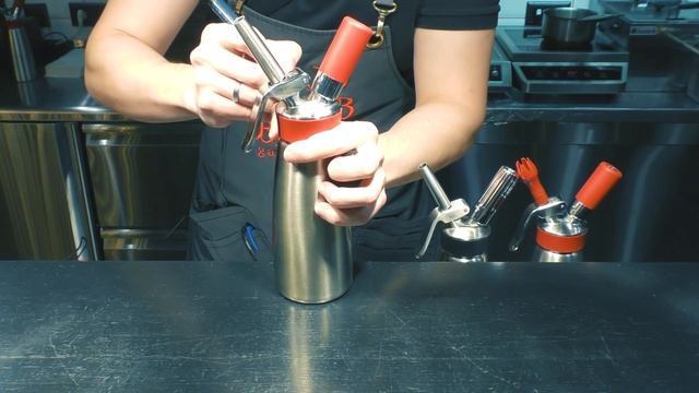 Сифон iSi | Полный обзор Сифона iSi, как пользоваться, сборка и прочее | iSi Gourmet Whip смотреть онлайн