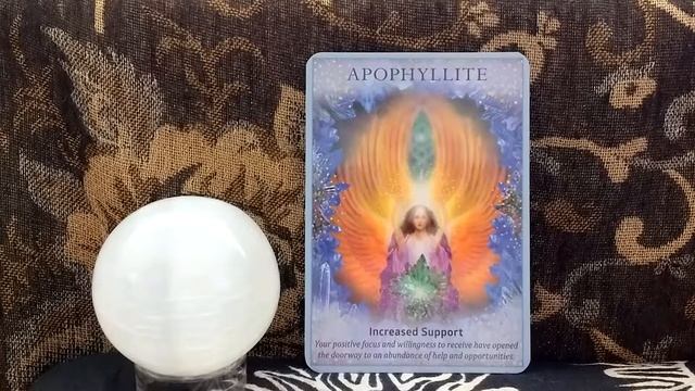 Daily Oracle Card Reading 15th June crystal angels Apophyllite increased support tarot all signs смотреть онлайн