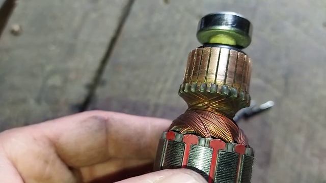 Почему искрит из под счëток у болгарки? Разбираемся на месте смотреть онлайн