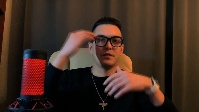 Как поцеловать девушку? На первом свидании!