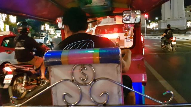 Экстремальный тук-тук в Бангкоке (Bangkok) смотреть онлайн