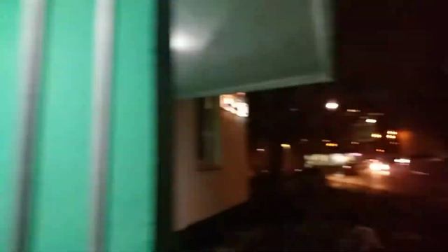 Подъезд в гирлянде. Красиво. Москва. смотреть онлайн