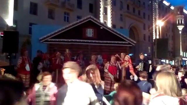 Русские частушки на Тверской смотреть онлайн