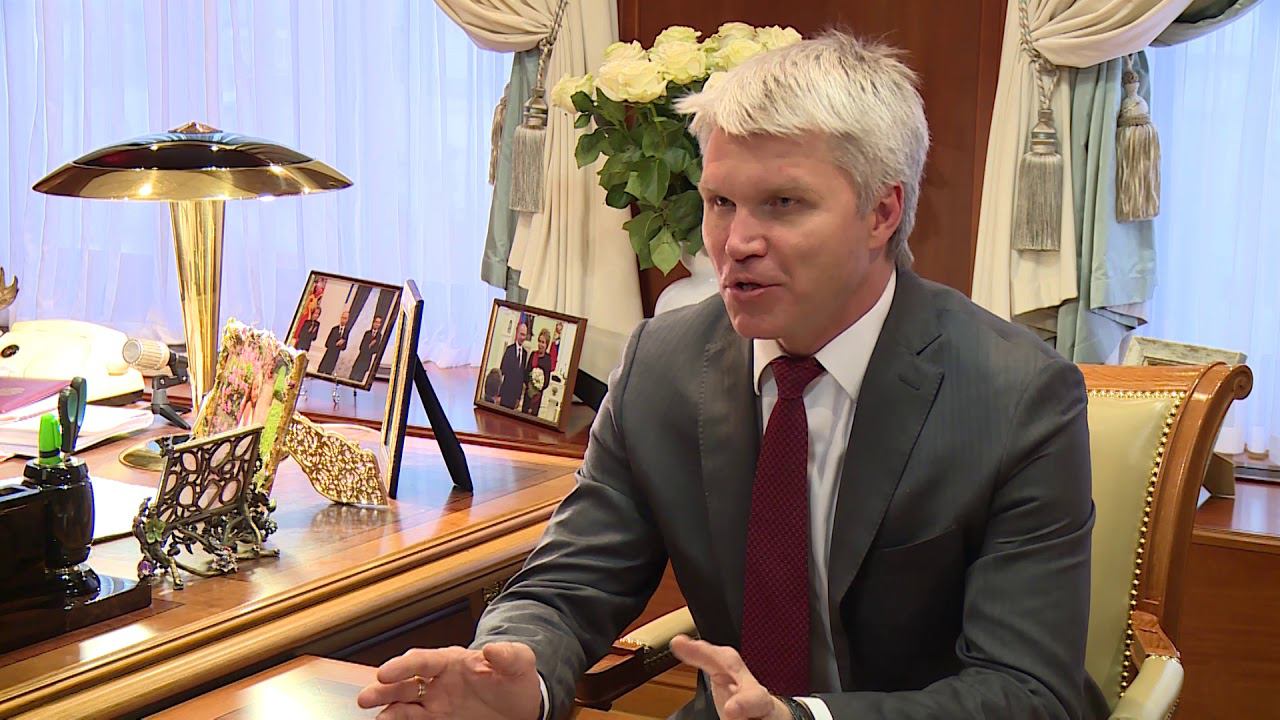 Рабочая встреча Председателя Совета Федерации Валентины Матвиенко и Министра спорта Павла Колобкова смотреть онлайн