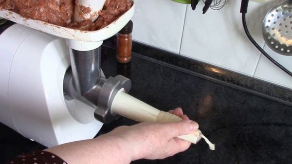 Домашняя колбаса горячего копчения. Коптильня своими руками.