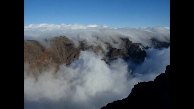 On an Island above the clouds. смотреть онлайн