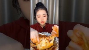 Китайцы едят на камеру / Едят на камеру. ???