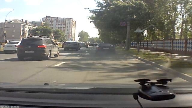 Ауди в Брянске не уступило дорогу (04.06.2018) смотреть онлайн