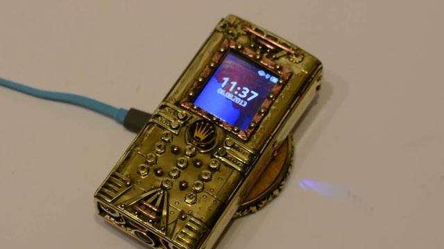 V2 Steampunk phone BRUTAL - based on NOKIA 130 , Wireless charging смотреть онлайн