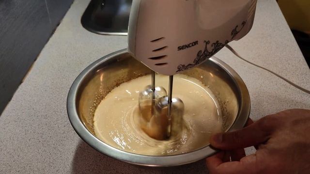 Вкуснейший манник: Манный пирог с мёдом и корицей смотреть онлайн