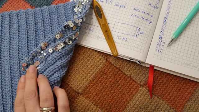 Как связать шапку крючком с королевскими пайетками смотреть онлайн