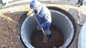 как быстро и аккуратно закопать бетонное кольцо