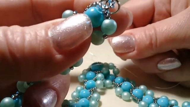 Колье из бусин 