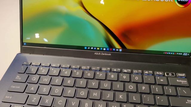 Asus ZenBook 14 OLED 2022 UM3402Y Ryzen 5 5625U Review смотреть онлайн