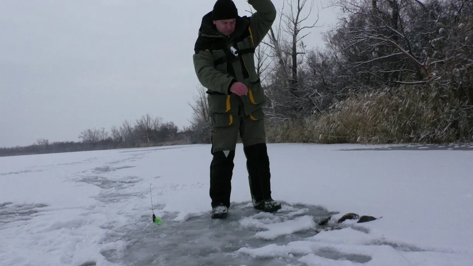 ЭТА БЛЕСНА КАК ВСЕГДА ДЕЛАЕТ СВОЁ ДЕЛО. Зимняя рыбалка смотреть онлайн