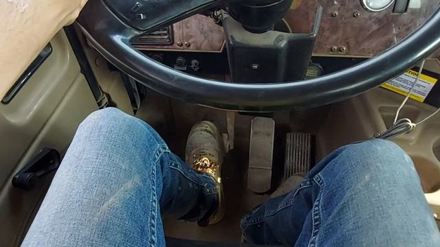 como arrancar en subida un camion cargado - despegar un trailer cargado en colina parado totalmente смотреть онлайн