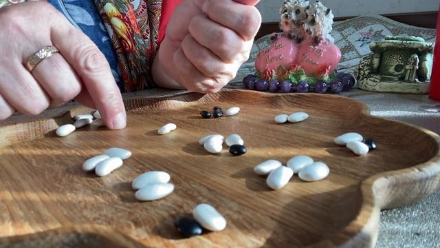 [ГАДАНИЕ НА БОБАХ] Перспективы ваших отношений смотреть онлайн