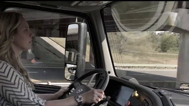 Volvo Dynamic Steering test drive with Fleet Maintenance magazine смотреть онлайн