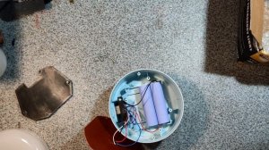 Фонарь кемпинговый светодиодный за 1500 рублей оказался хламом, разбираем и смотрим.