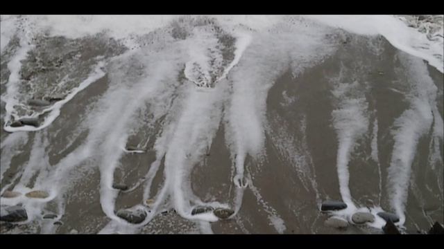 клип СИЛЬНЫЙ шторм чёрное море в январе - Лазаревское, Сочи смотреть онлайн