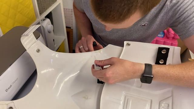 How to repair ABS Stormtrooper armour // splits and cracks // t-shirt and glue смотреть онлайн