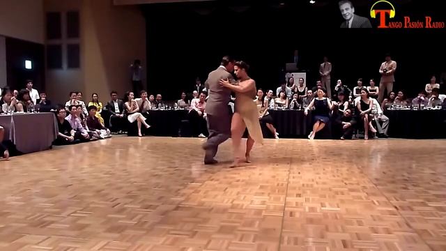 COMO SE MUERE DE AMOR Alfredo De Angelis - F.Ruiz, N.Rodi Ballano: Gabriel Misse - Analia Centurion смотреть онлайн
