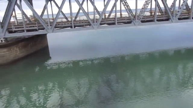 Мост из Кьявари в Лаванью, Лигурия, Италия смотреть онлайн