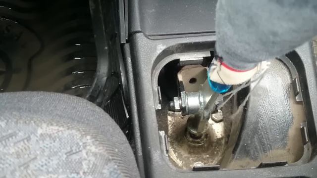 как избавится от дребезжания и звона рычага скоростей на ладе? смотреть онлайн